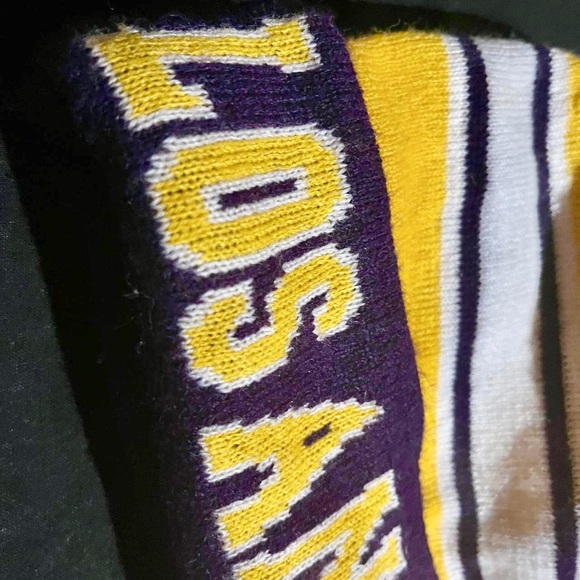 Great condition LA Lakers winter beanie. Reversible, underside says Los Angeles! - Picture 3 of 4